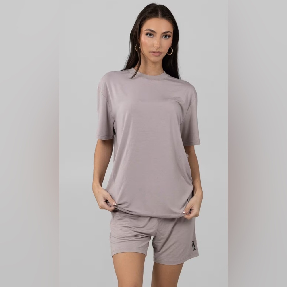 Comfrt Cloud Tee in color Dove Large